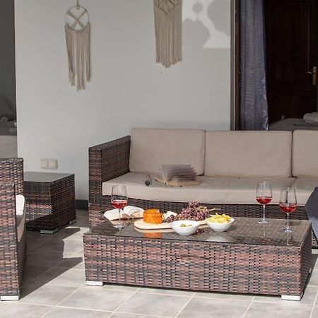 פלאיה בלנקה Casa Marlay Spacious, Heated Pool, Bbq & Fast Wi-Fi Only 15 Minutes Walk To Town מראה חיצוני תמונה