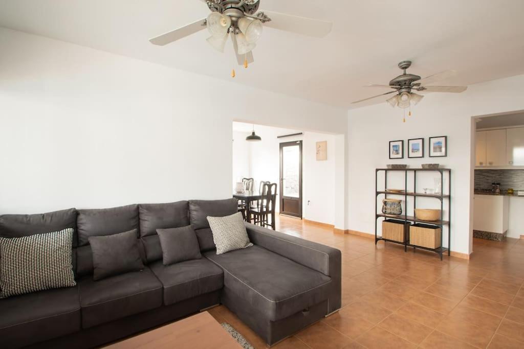 פלאיה בלנקה Casa Marlay Spacious, Heated Pool, Bbq & Fast Wi-Fi Only 15 Minutes Walk To Town מראה חיצוני תמונה