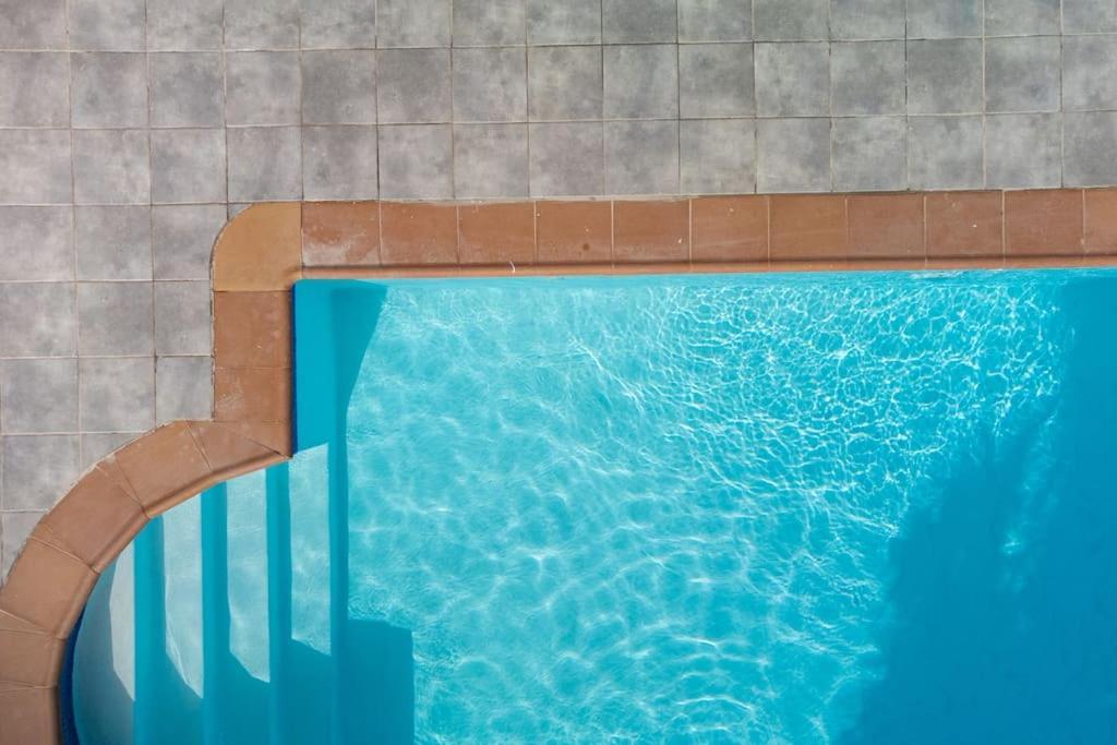 פלאיה בלנקה Casa Marlay Spacious, Heated Pool, Bbq & Fast Wi-Fi Only 15 Minutes Walk To Town מראה חיצוני תמונה