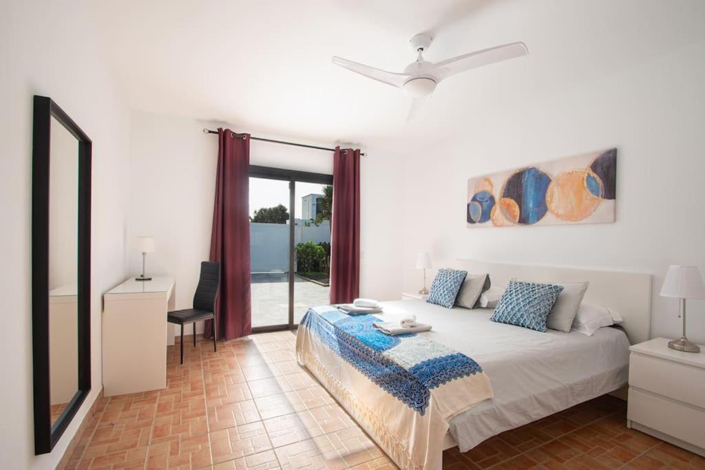 פלאיה בלנקה Casa Marlay Spacious, Heated Pool, Bbq & Fast Wi-Fi Only 15 Minutes Walk To Town מראה חיצוני תמונה