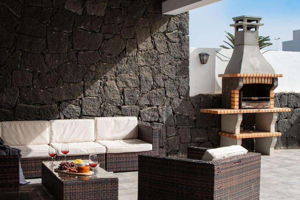 פלאיה בלנקה Casa Marlay Spacious, Heated Pool, Bbq & Fast Wi-Fi Only 15 Minutes Walk To Town מראה חיצוני תמונה