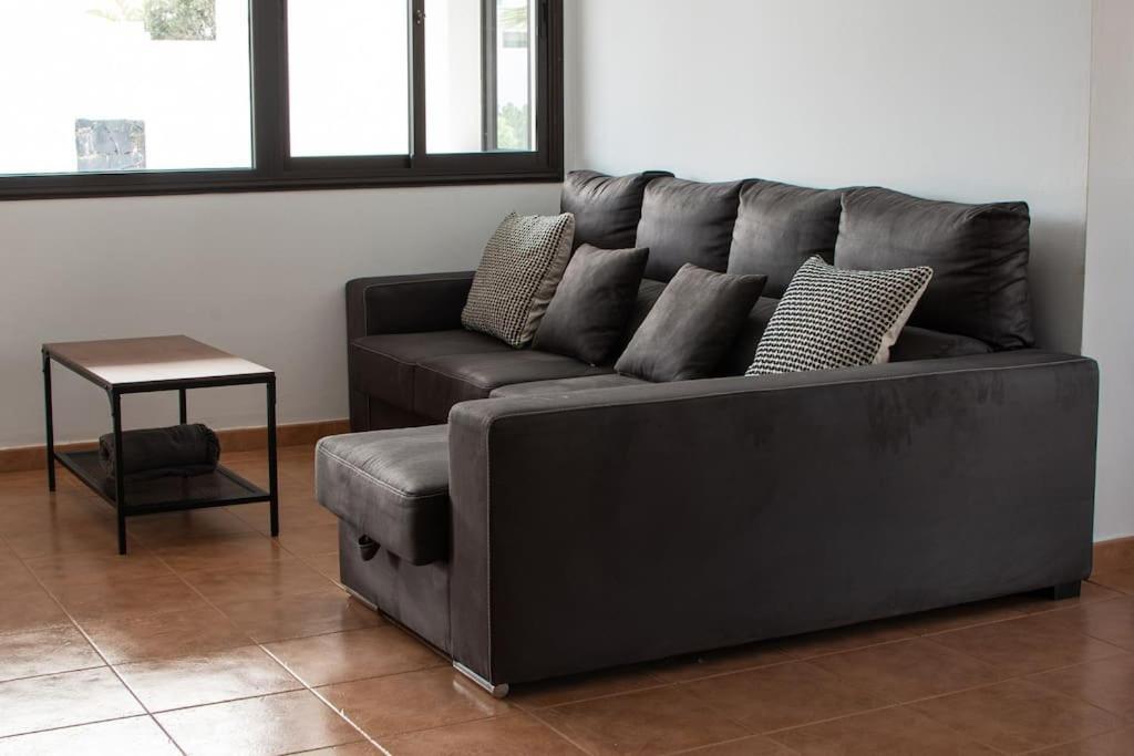פלאיה בלנקה Casa Marlay Spacious, Heated Pool, Bbq & Fast Wi-Fi Only 15 Minutes Walk To Town מראה חיצוני תמונה