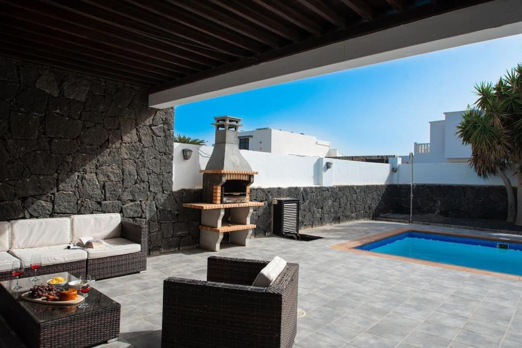 פלאיה בלנקה Casa Marlay Spacious, Heated Pool, Bbq & Fast Wi-Fi Only 15 Minutes Walk To Town מראה חיצוני תמונה