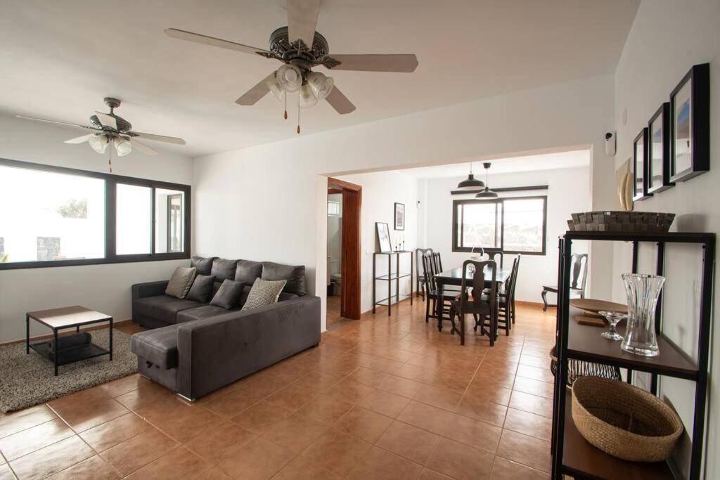 פלאיה בלנקה Casa Marlay Spacious, Heated Pool, Bbq & Fast Wi-Fi Only 15 Minutes Walk To Town מראה חיצוני תמונה
