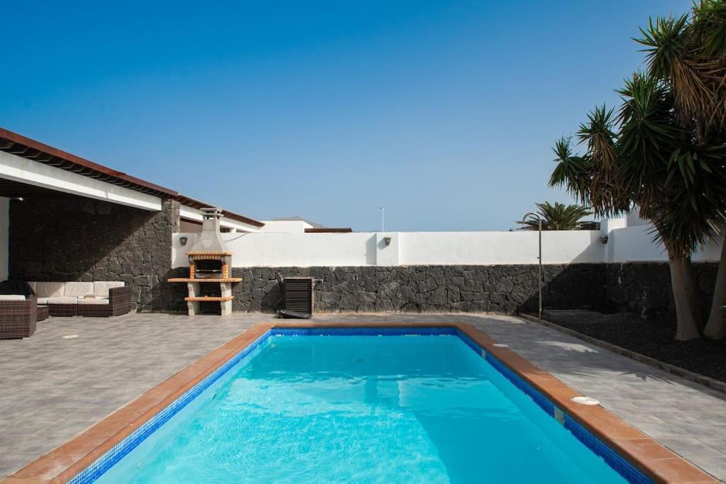 פלאיה בלנקה Casa Marlay Spacious, Heated Pool, Bbq & Fast Wi-Fi Only 15 Minutes Walk To Town מראה חיצוני תמונה