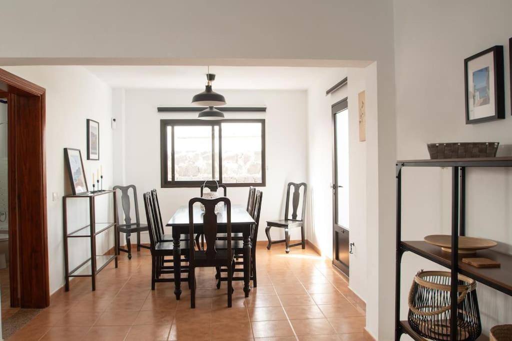 פלאיה בלנקה Casa Marlay Spacious, Heated Pool, Bbq & Fast Wi-Fi Only 15 Minutes Walk To Town מראה חיצוני תמונה