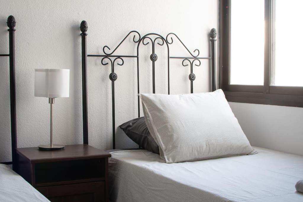 פלאיה בלנקה Casa Marlay Spacious, Heated Pool, Bbq & Fast Wi-Fi Only 15 Minutes Walk To Town מראה חיצוני תמונה